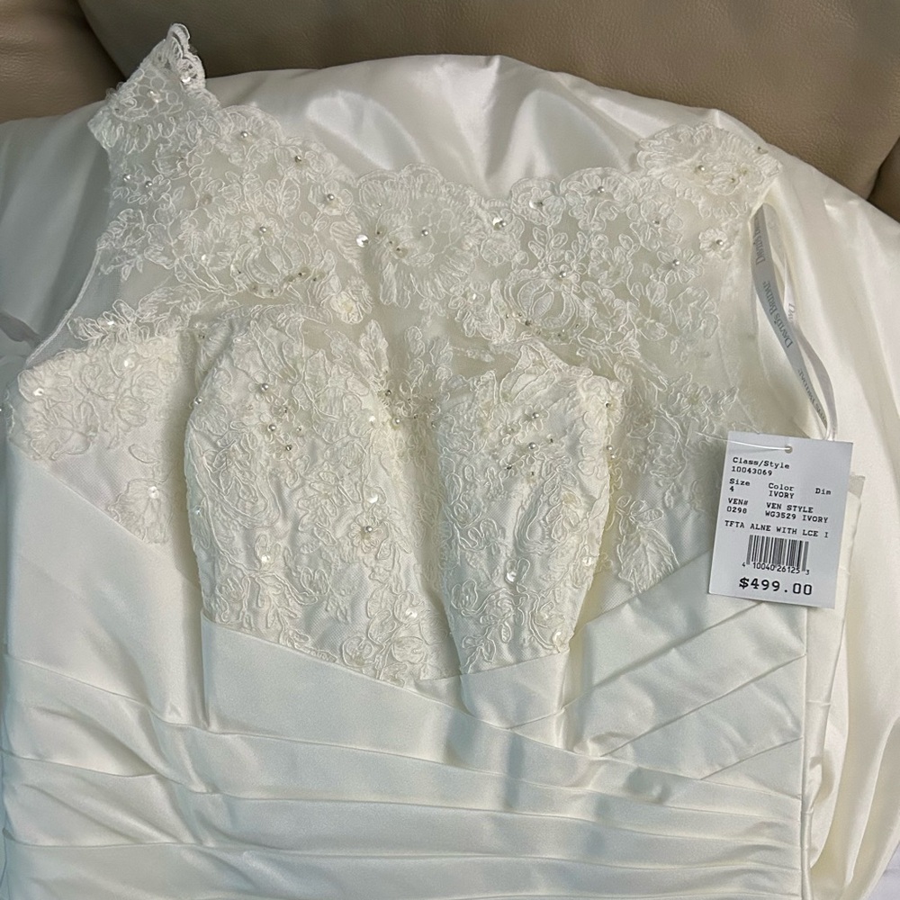 $499 New David's Bridal Ivory A-line Wedding Dress! Size 4 Un-Altered w/Tags - Picture 7 of 7